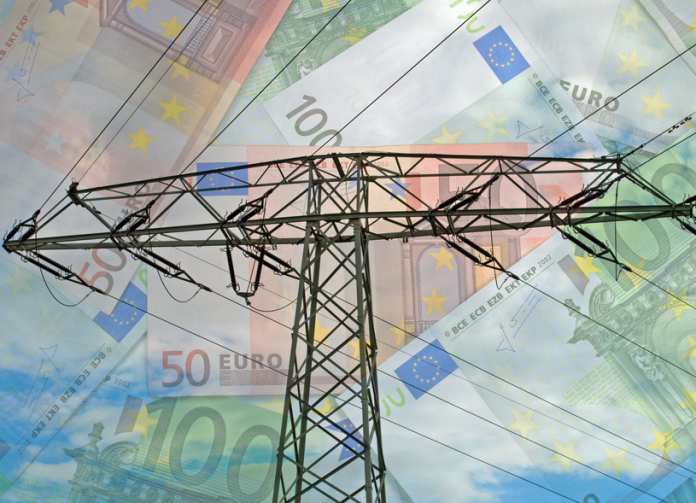 Strommast und Euro-Scheine